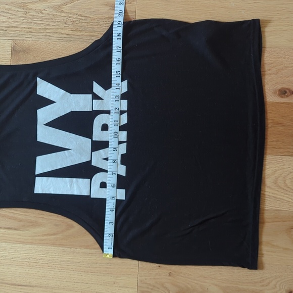 Ivy Park. Women's Logoed Muscle Tank. Size Medium. - Picture 5 of 7